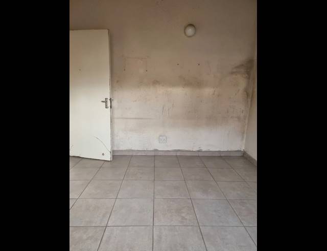 2 BEDROOM HOUSE FOR SALE IN STRETFORD